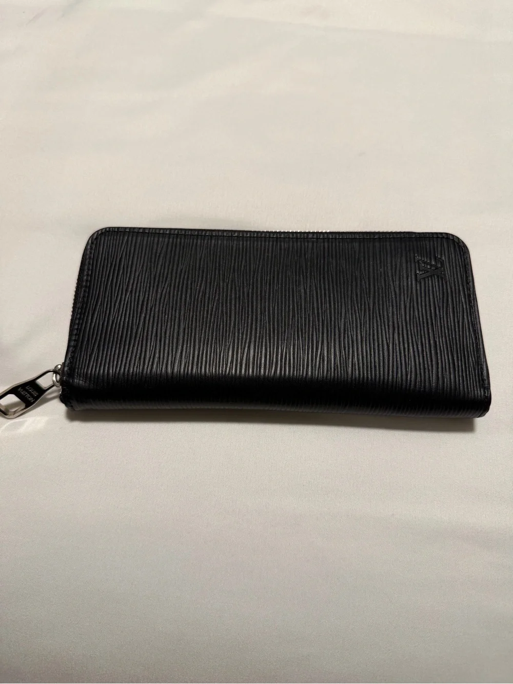 Louis Vuitton EPI leather zip wallet